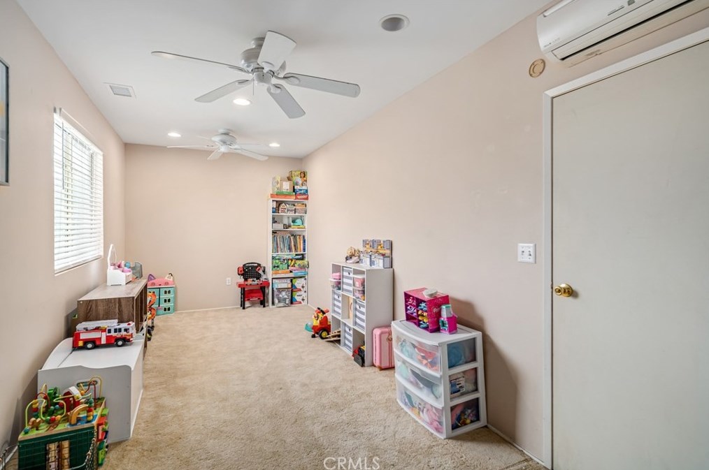 38437 Cougar Pass, Palmdale CA  93551-5017 exterior