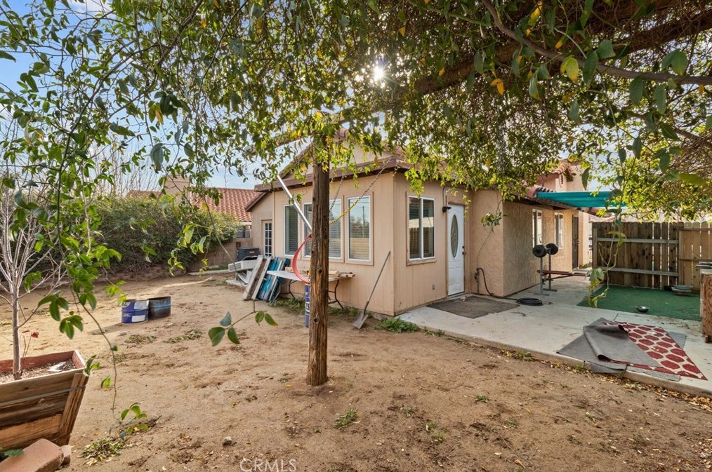 3239 Avenue, Palmdale CA  93550-5647 exterior