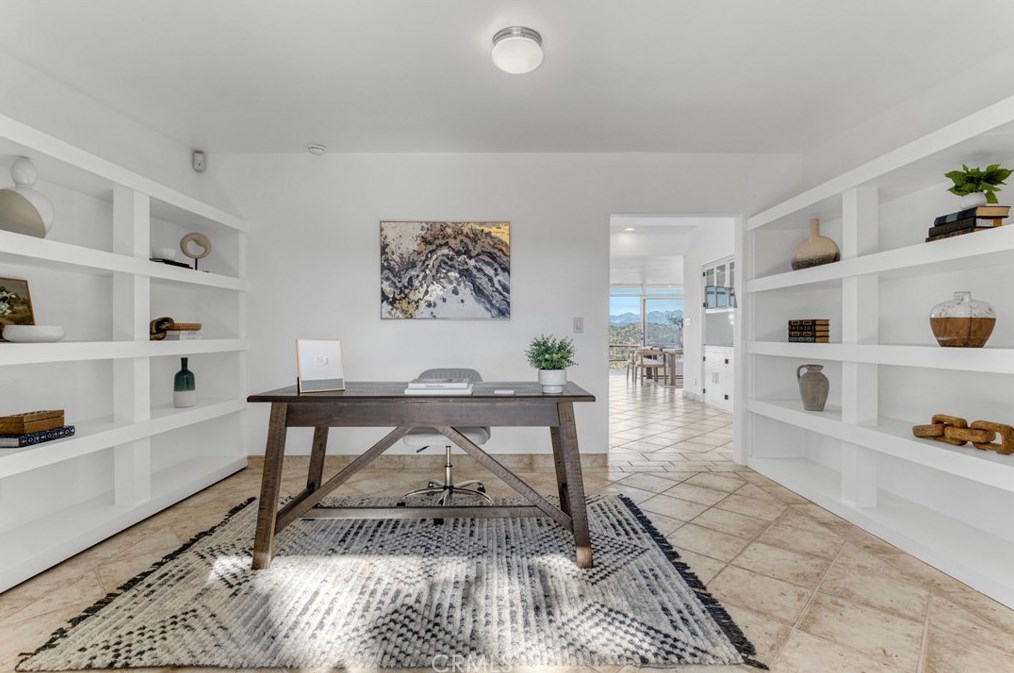 8600 Skyline Dr, Los Angeles CA  90046-1420 exterior