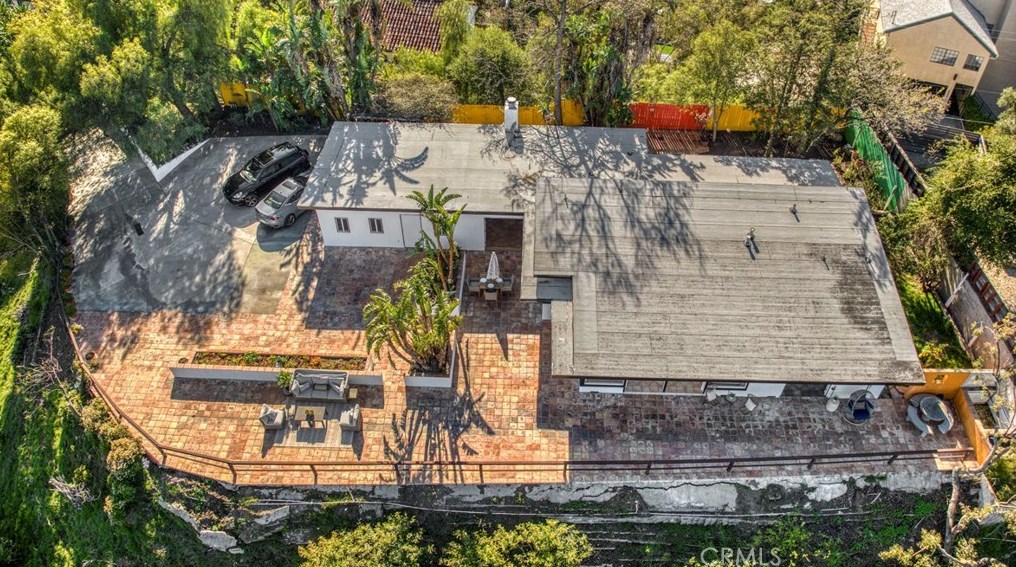 8600 Skyline Dr, Los Angeles CA  90046-1420 exterior