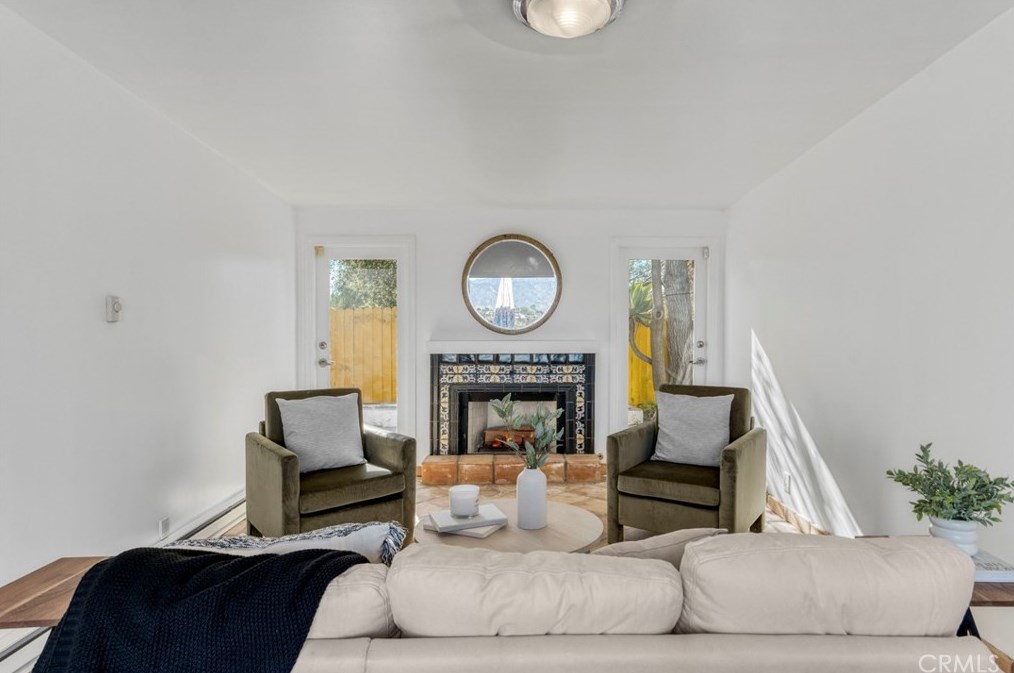 8600 Skyline Dr, Los Angeles CA  90046-1420 exterior