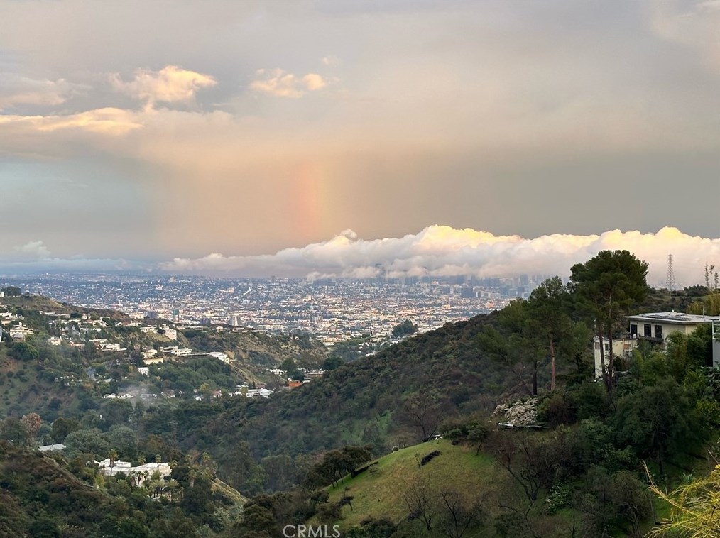 8600 Skyline Dr, Los Angeles CA  90046-1420 exterior