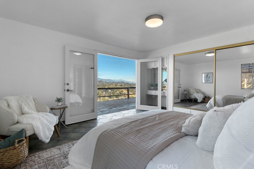 8600 Skyline Dr, Los Angeles CA  90046-1420 exterior