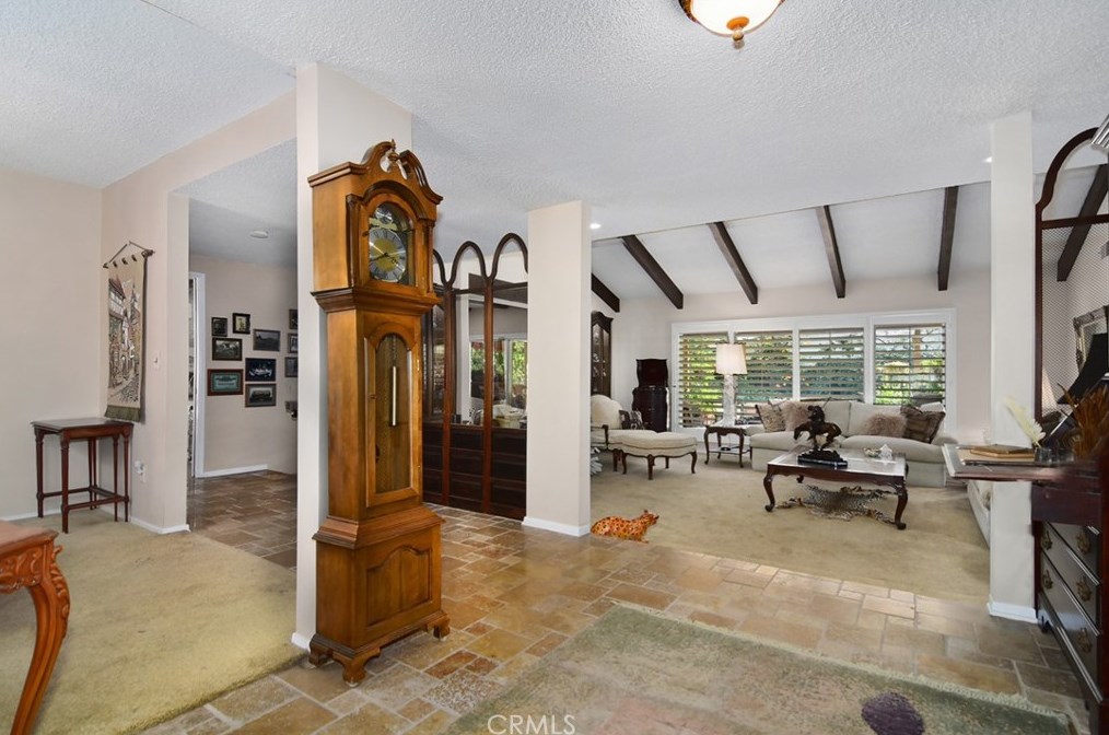 19730 Greenbriar Dr, Los Angeles CA  91356-5427 exterior