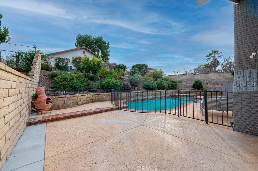 23128 Calvello Dr, Santa Clarita CA  91354-1360 exterior