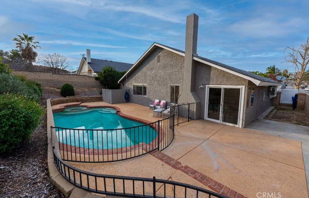 23128 Calvello Dr, Santa Clarita CA  91354-1360 exterior