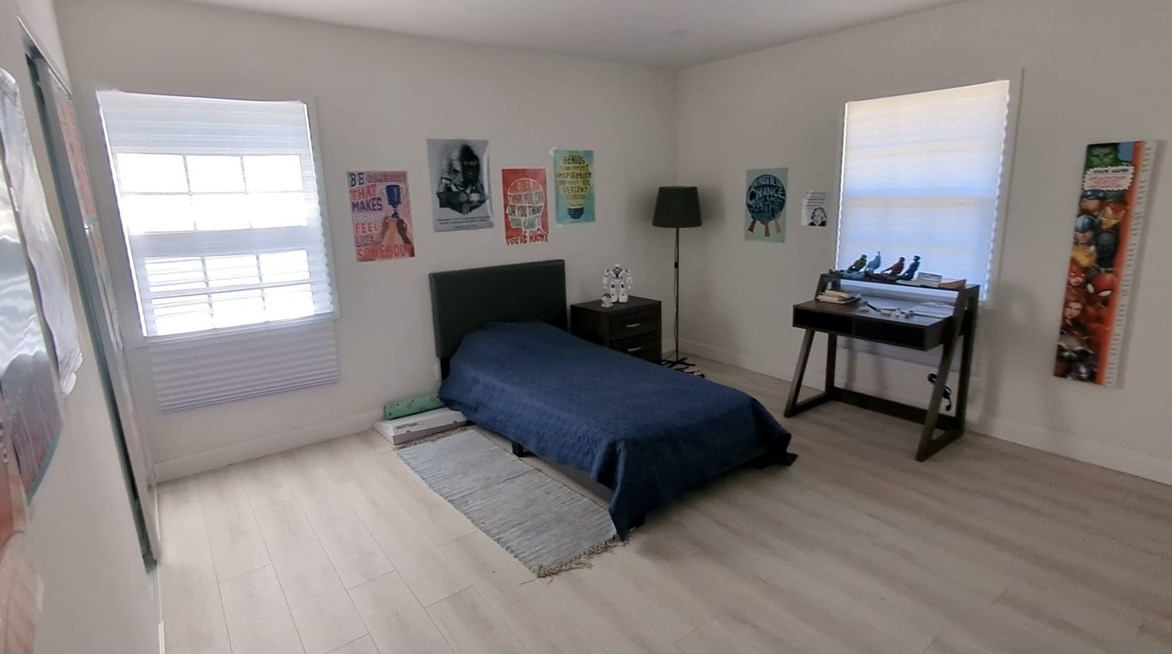 18635 Lanark St, Los Angeles CA  91335-1234 exterior