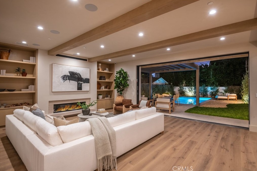 4243 Beeman Ave, North Hollywood CA  91604-1519 exterior