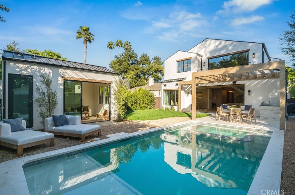4243 Beeman Ave, North Hollywood CA  91604-1519 exterior