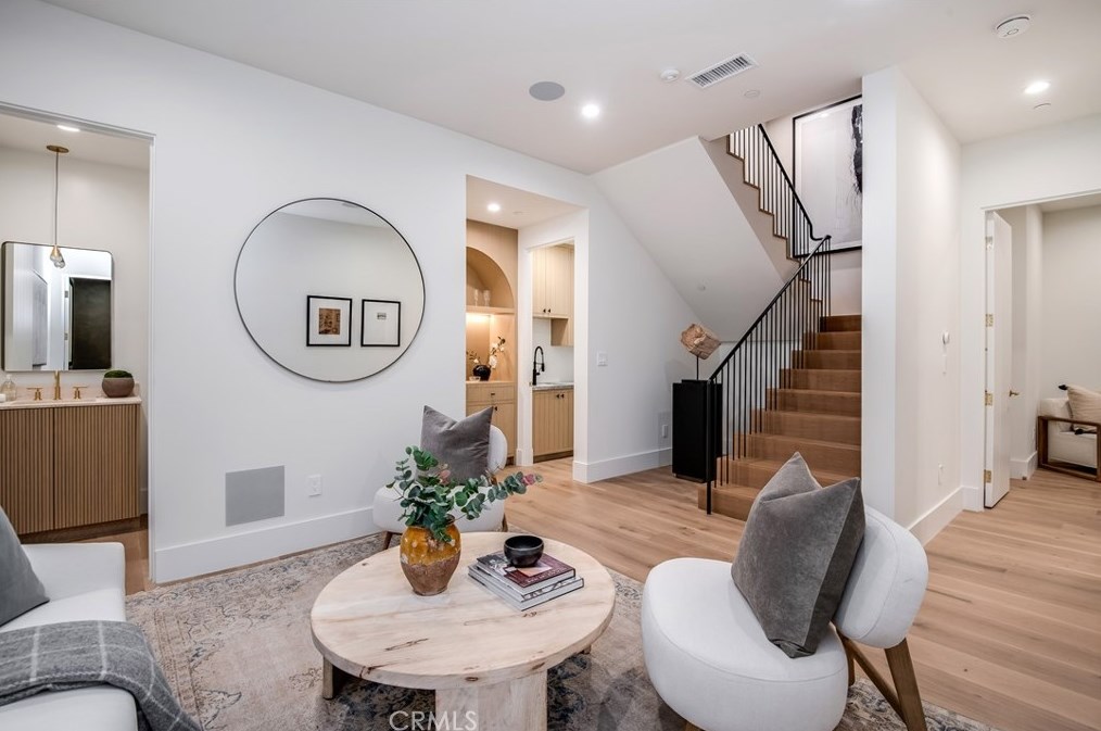 4243 Beeman Ave, North Hollywood CA  91604-1519 exterior
