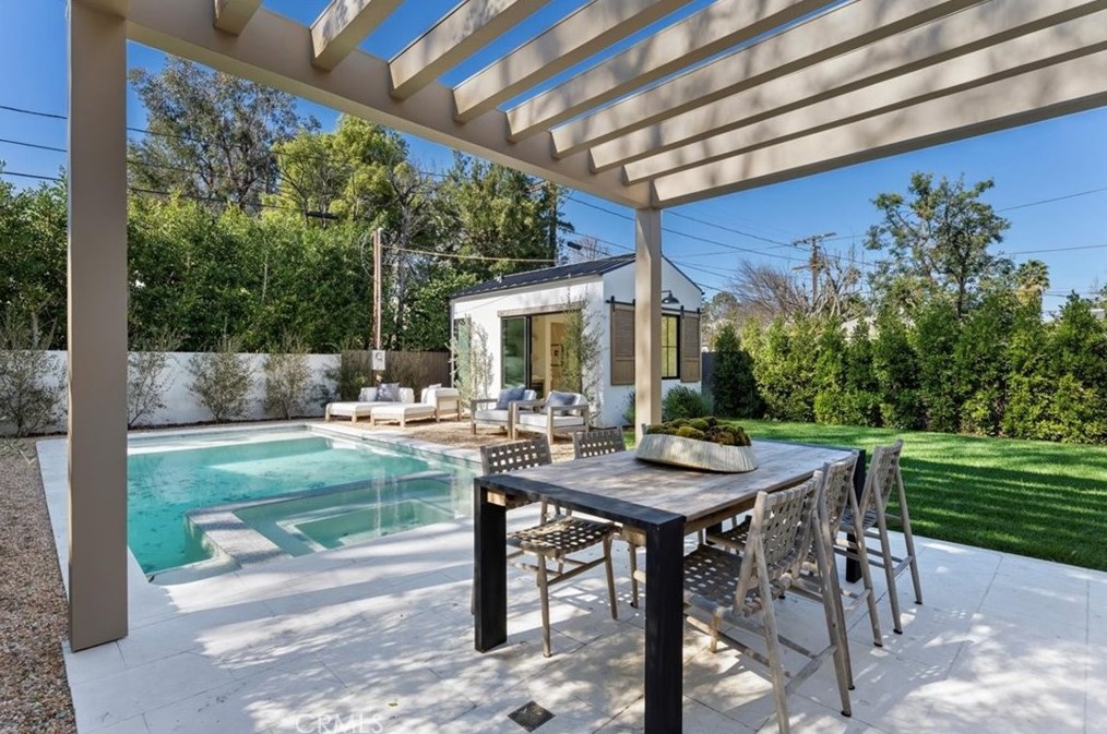 4243 Beeman Ave, North Hollywood CA  91604-1519 exterior