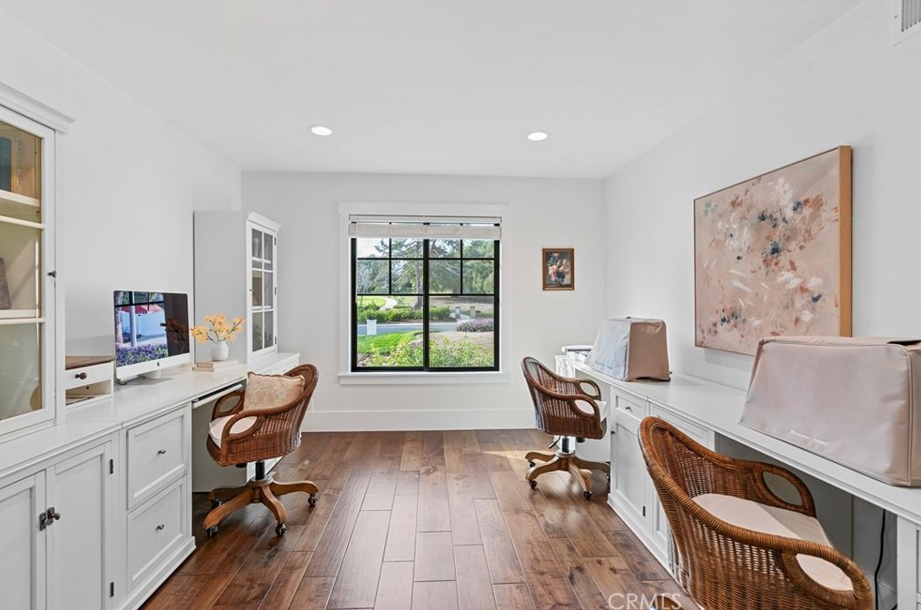 1810 Via Latina Dr, Camarillo CA  93012-8826 exterior