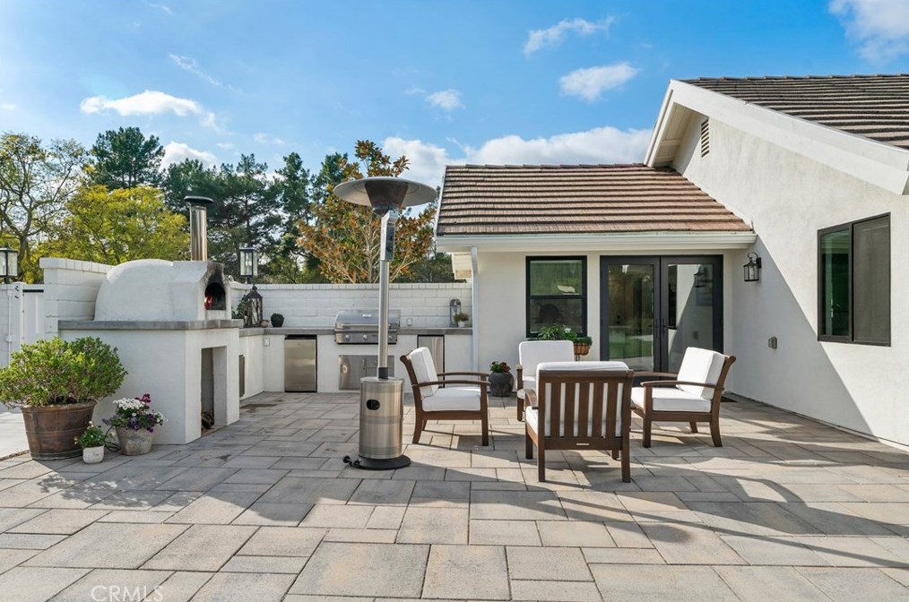 1810 Via Latina Dr, Camarillo CA  93012-8826 exterior