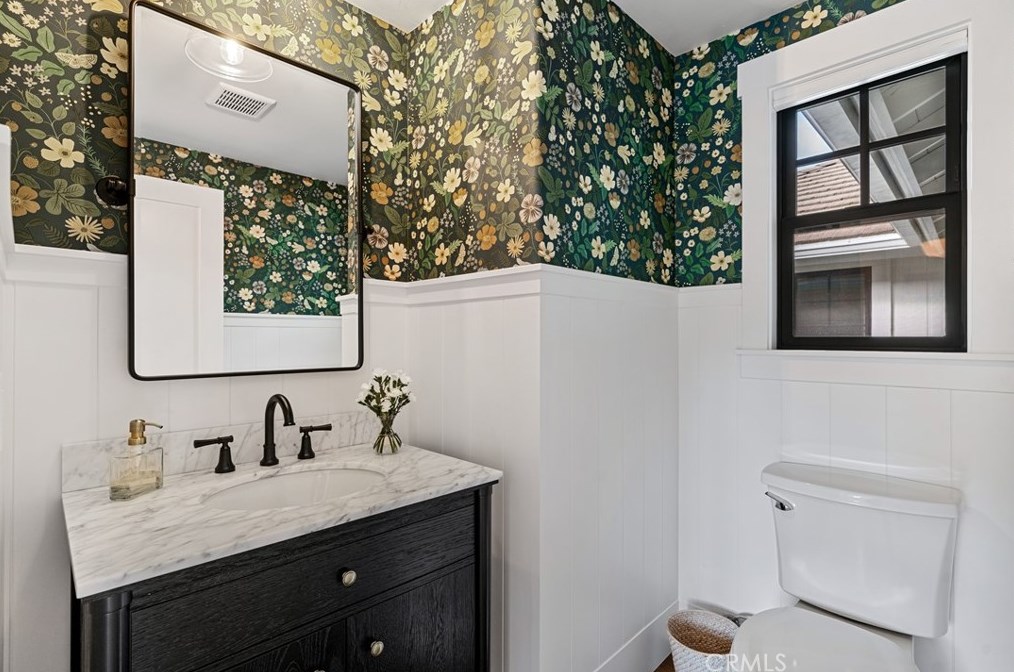 1810 Via Latina Dr, Camarillo CA  93012-8826 exterior