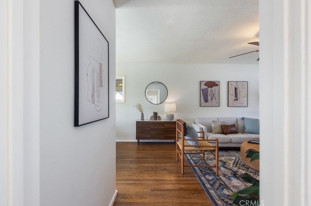 14300 Parthenia St, Van Nuys CA  91402-3209 exterior