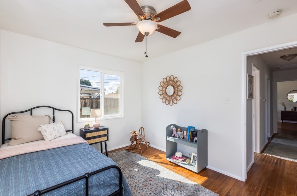 14300 Parthenia St, Van Nuys CA  91402-3209 exterior