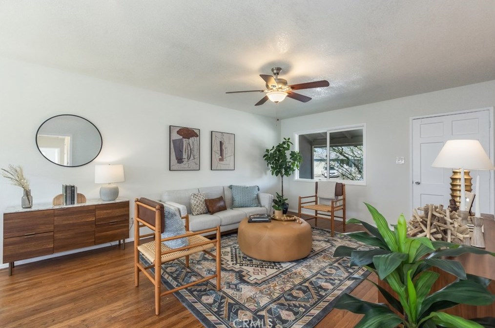 14300 Parthenia St, Van Nuys CA  91402-3209 exterior