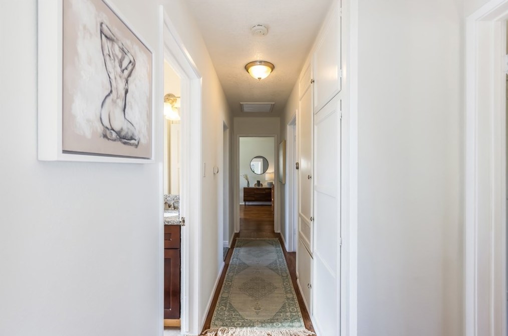 14300 Parthenia St, Van Nuys CA  91402-3209 exterior