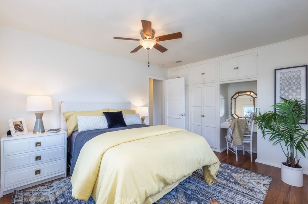 14300 Parthenia St, Van Nuys CA  91402-3209 exterior