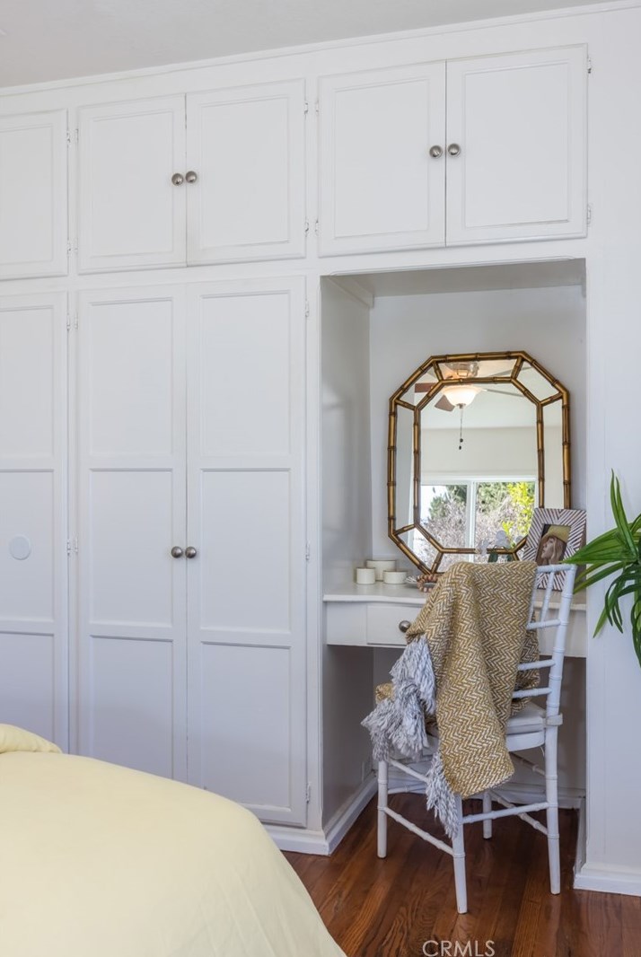 14300 Parthenia St, Van Nuys CA  91402-3209 exterior