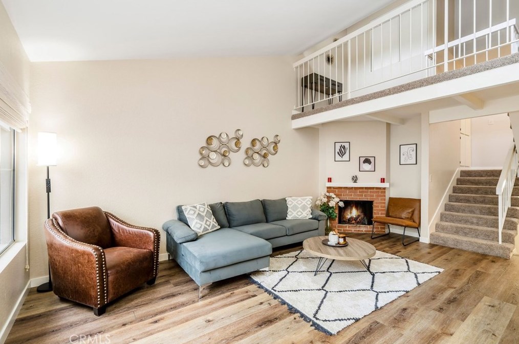 1209 Ramona Dr, Thousand Oaks CA  91320-3534 exterior