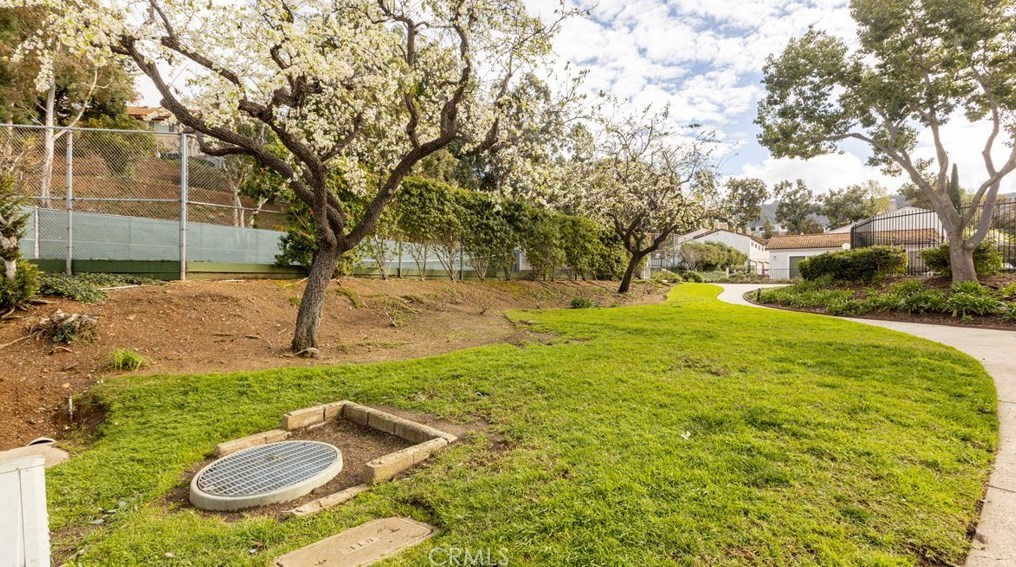 1209 Ramona Dr, Thousand Oaks CA  91320-3534 exterior