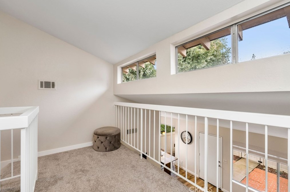 1209 Ramona Dr, Thousand Oaks CA  91320-3534 exterior