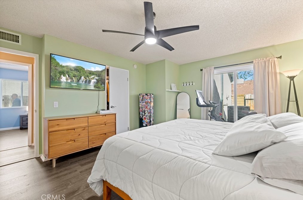 15704 Ada St, Santa Clarita CA  91387-1873 exterior