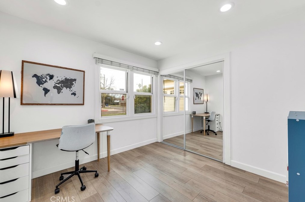 17869 Hemmingway St, Los Angeles CA  91335-2216 exterior