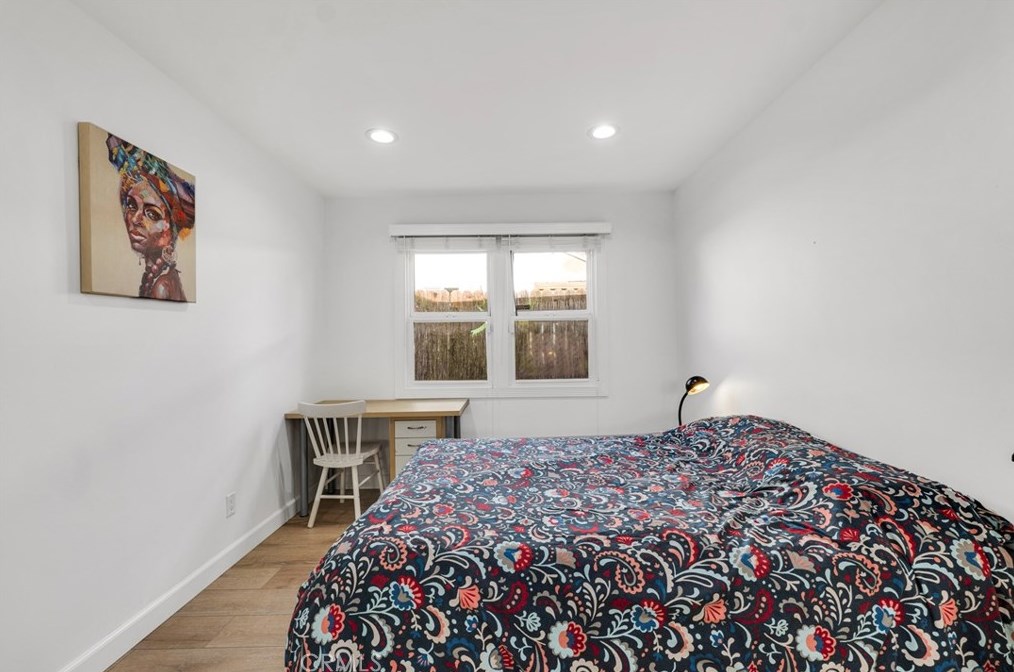 17869 Hemmingway St, Los Angeles CA  91335-2216 exterior