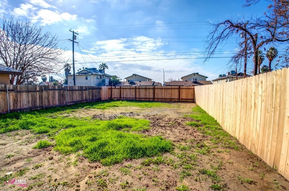 1409 Monterey St, Bakersfield CA  93306-5546 exterior