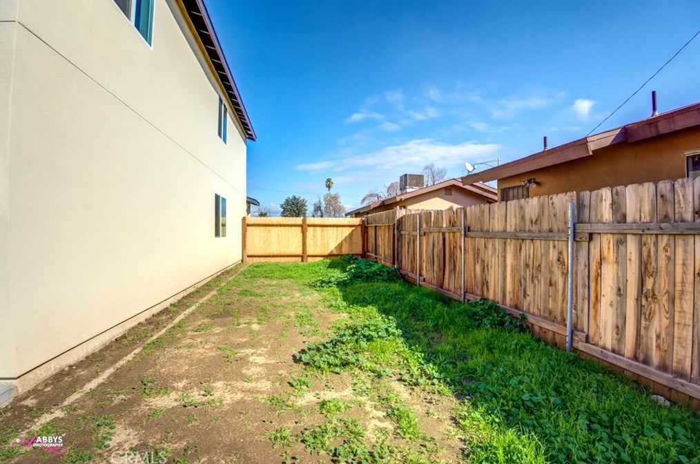 1409 Monterey St, Bakersfield CA  93306-5546 exterior