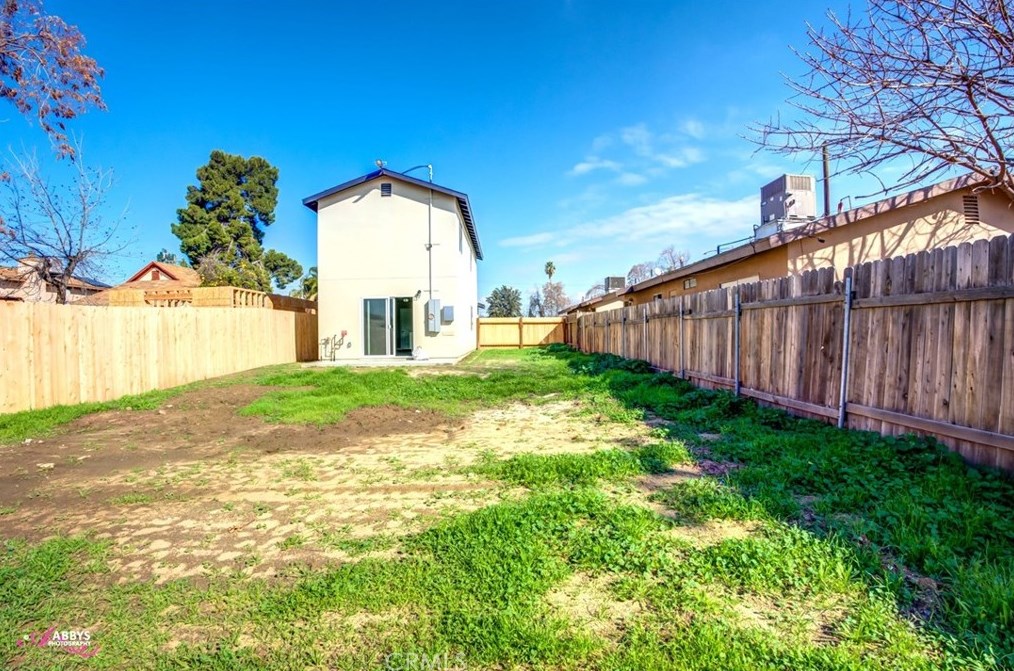 1409 Monterey St, Bakersfield CA  93306-5546 exterior