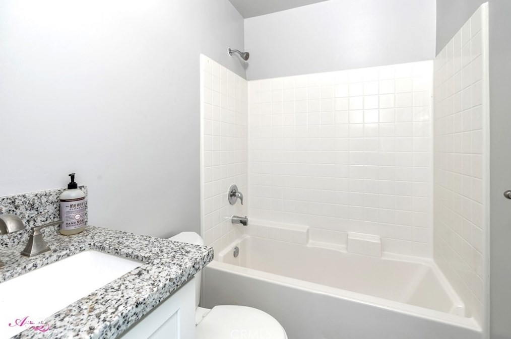 1409 Monterey St, Bakersfield CA  93306-5546 exterior