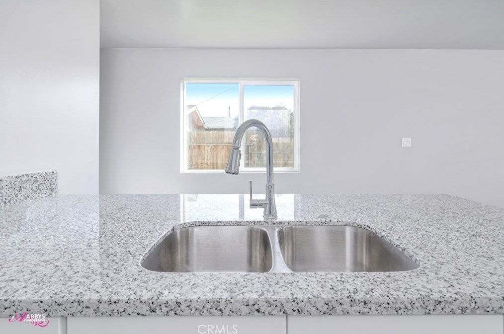 1409 Monterey St, Bakersfield CA  93306-5546 exterior