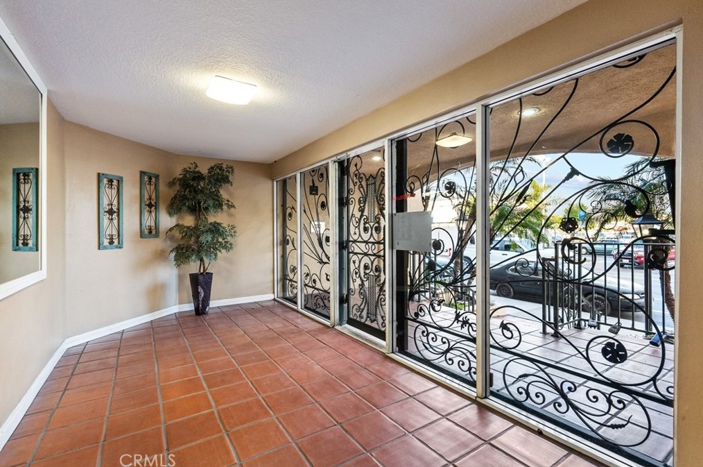 1207 Obispo Ave, Long Beach CA  90804-3865 exterior