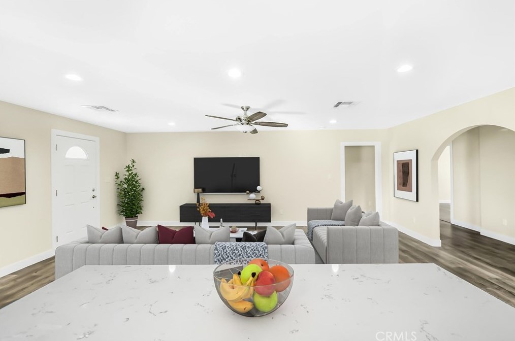 44502 Date Ave, Lancaster CA 93534-3515 exterior