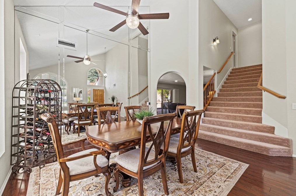 28877 Shadow Valley Ln, Santa Clarita CA  91390-1265 exterior