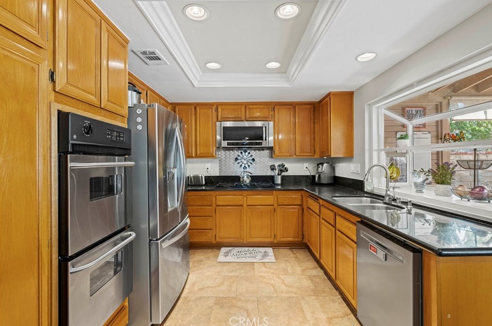 28877 Shadow Valley Ln, Santa Clarita CA  91390-1265 exterior