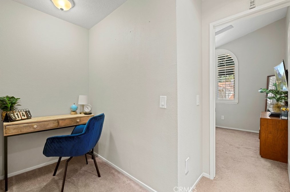 28877 Shadow Valley Ln, Santa Clarita CA  91390-1265 exterior