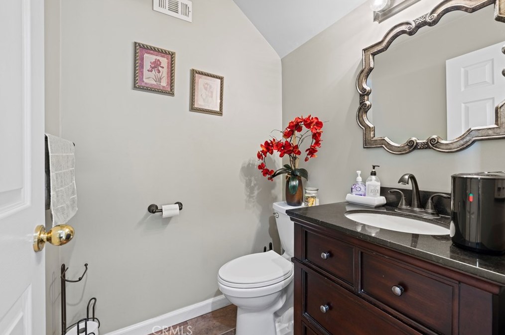 28877 Shadow Valley Ln, Santa Clarita CA  91390-1265 exterior