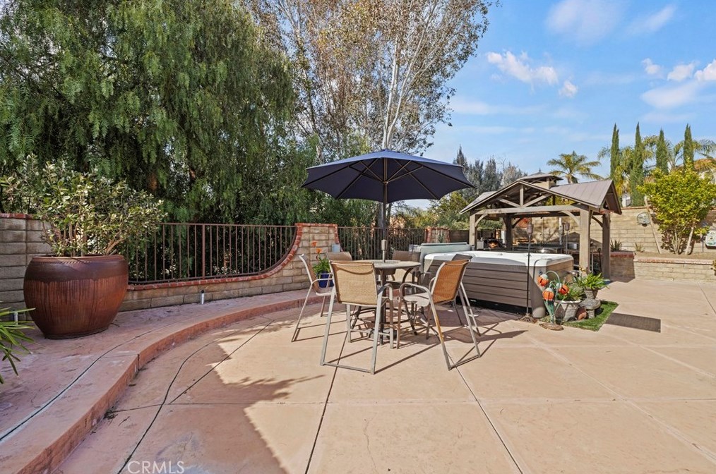 28877 Shadow Valley Ln, Santa Clarita CA  91390-1265 exterior