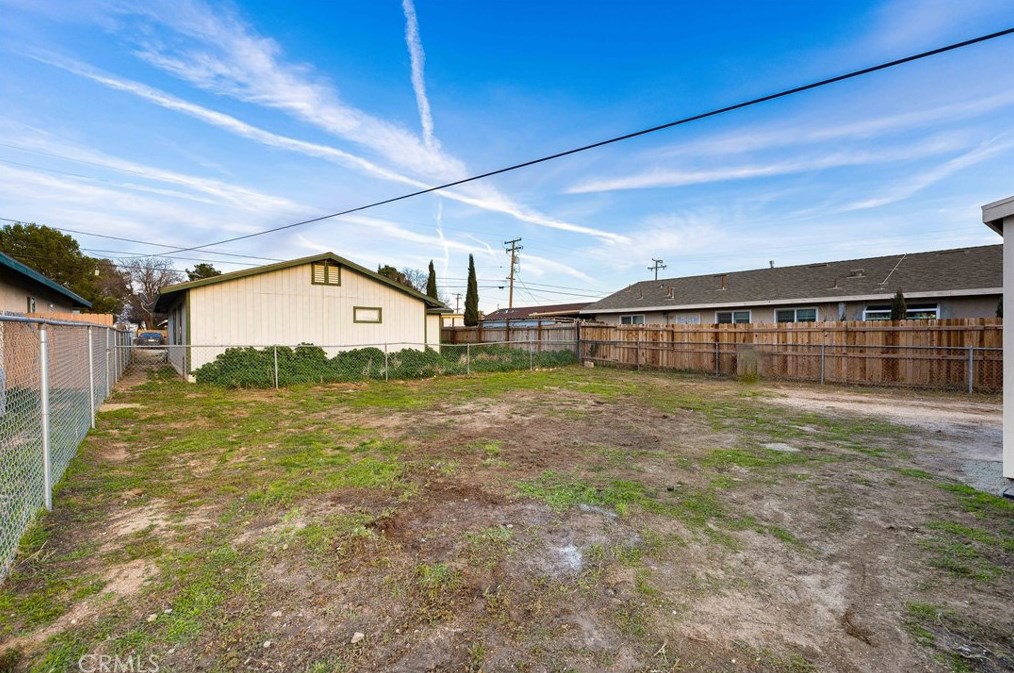 2836 Dixie St, Tropico Village CA  93560-6174 exterior