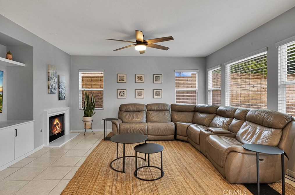 28544 Redwood Canyon Pl, Santa Clarita CA  91390-5726 exterior