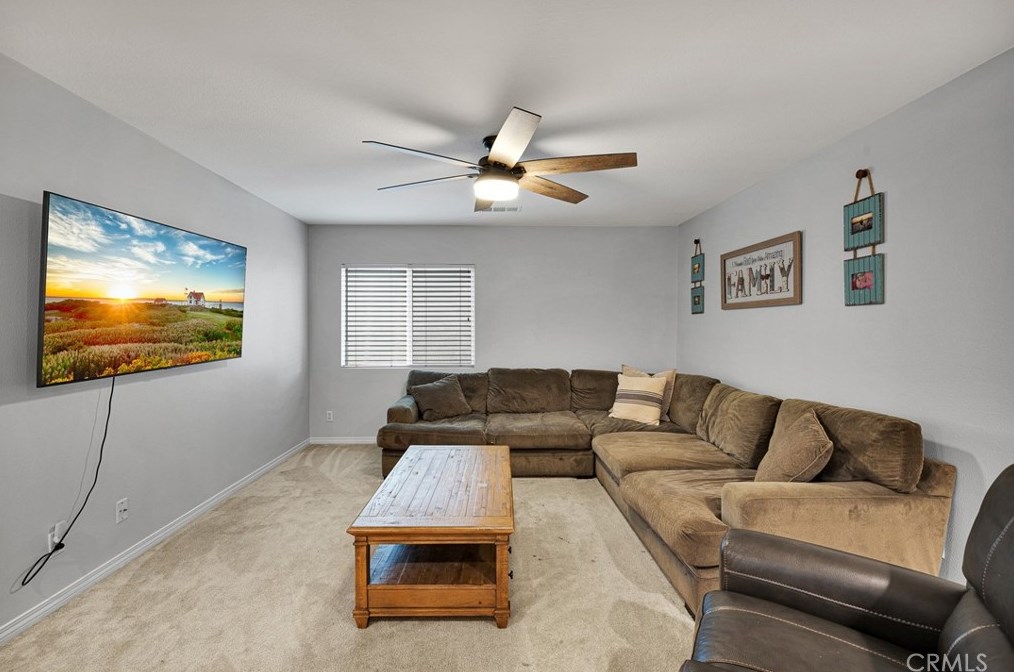 28544 Redwood Canyon Pl, Santa Clarita CA  91390-5726 exterior