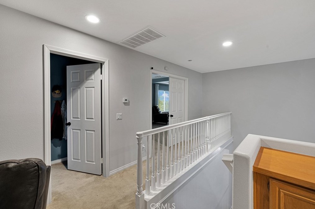 28544 Redwood Canyon Pl, Santa Clarita CA  91390-5726 exterior