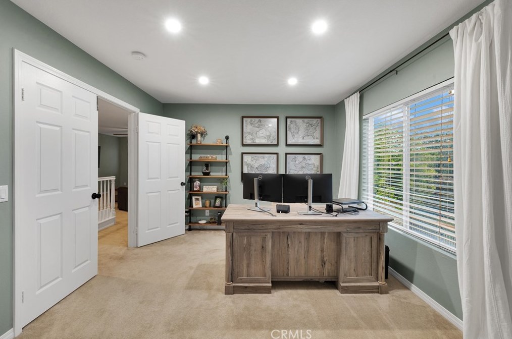 28544 Redwood Canyon Pl, Santa Clarita CA  91390-5726 exterior