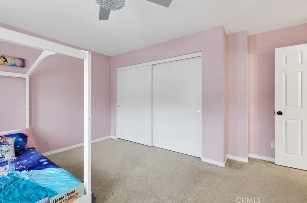 28544 Redwood Canyon Pl, Santa Clarita CA  91390-5726 exterior