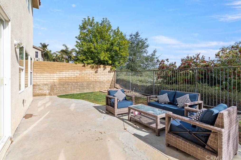 28544 Redwood Canyon Pl, Santa Clarita CA  91390-5726 exterior