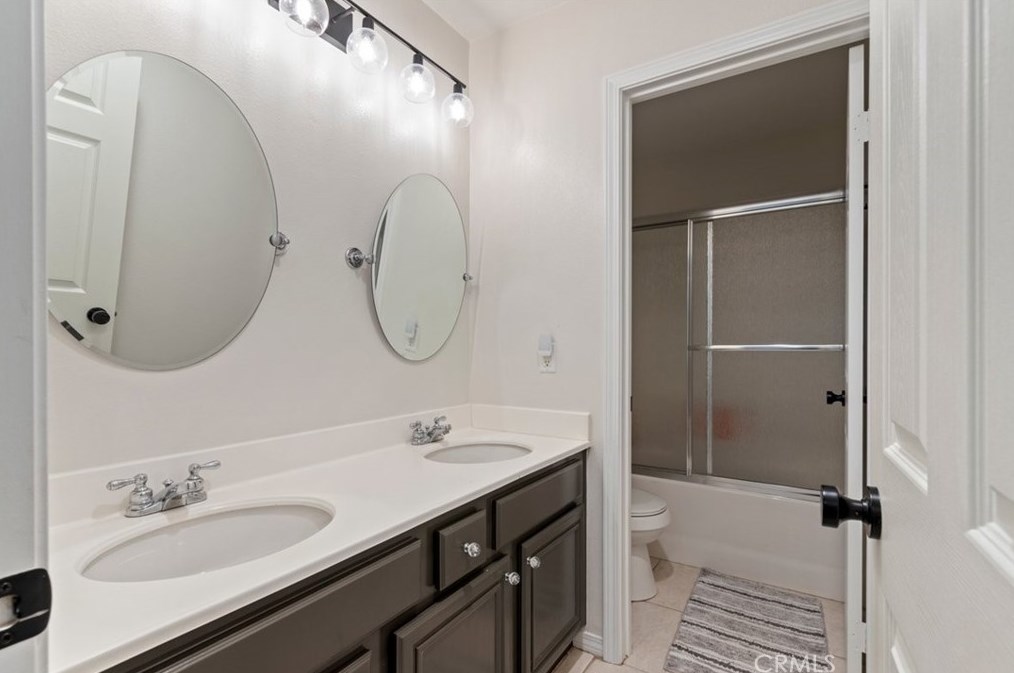 28544 Redwood Canyon Pl, Santa Clarita CA  91390-5726 exterior